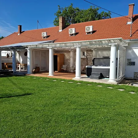 Oereg Malom Apartmanhaz Bogács