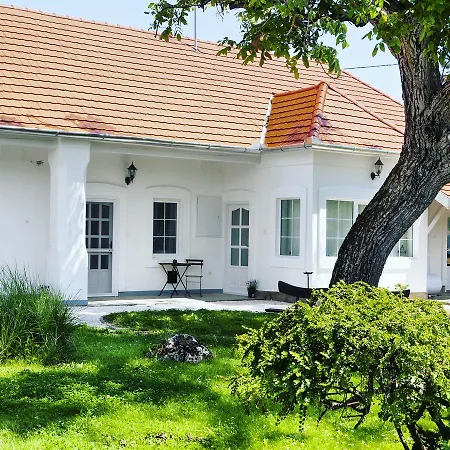Πανσιόν Oereg Malom Apartmanhaz